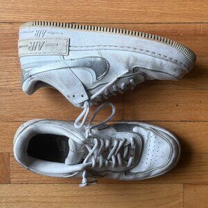 Nike Men's White and Silver Sneakers